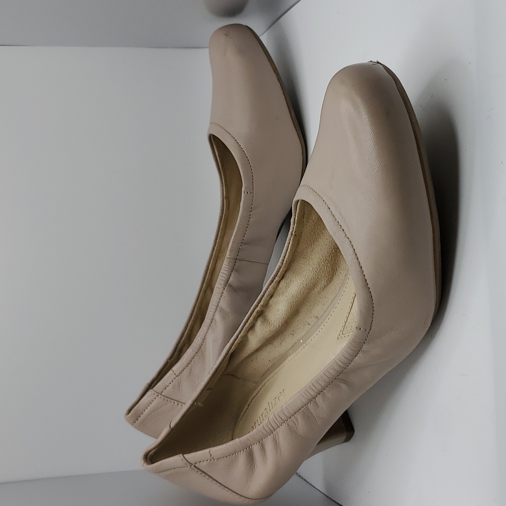 Naturalizer Nude Beige Leather Low Heel Pumps